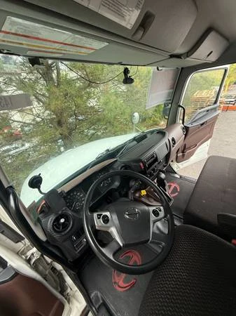 2021 Hino 268 - Image 5 of 12