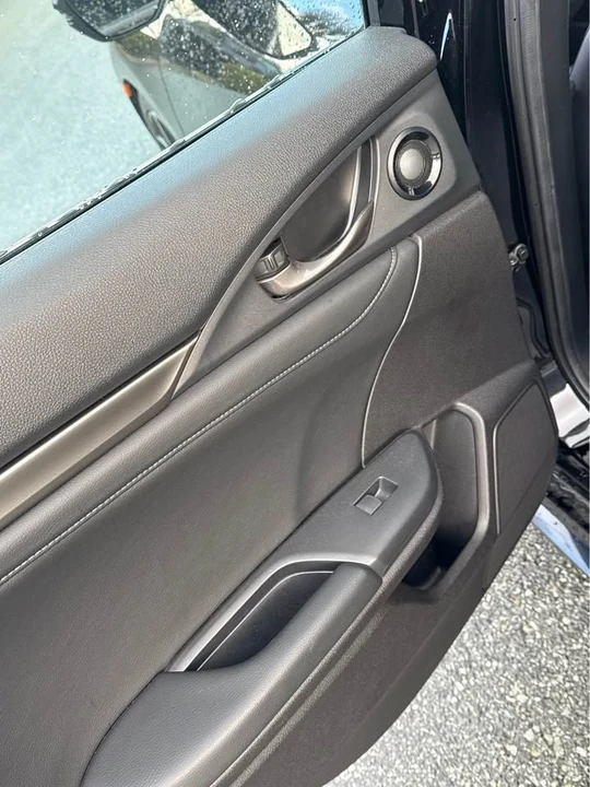 2021 Honda Civic 10th Gen - Image 7 of 12