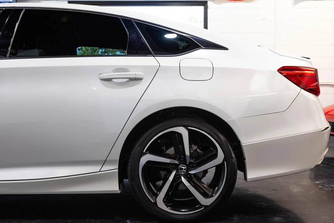 2021 Honda Accord 10th Gen - Image 8 of 12