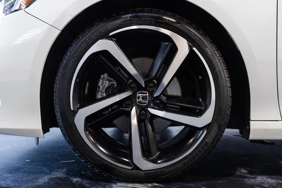 2021 Honda Accord 10th Gen - Image 5 of 12