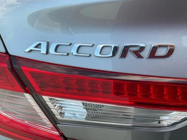 2021 Honda Accord 10th Gen - Image 14 of 21