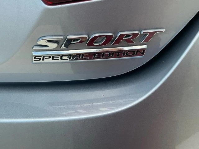 2021 Honda Accord 10th Gen - Image 13 of 21