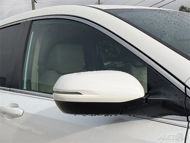 2021 Honda CR-V 5th Gen - Image 12 of 21
