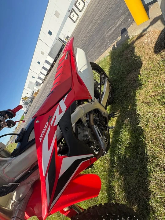 2021 Honda CRF - Image 6 of 9