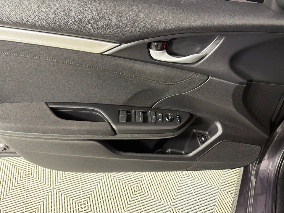 2021 Honda Civic 10th Gen - Image 10 of 26