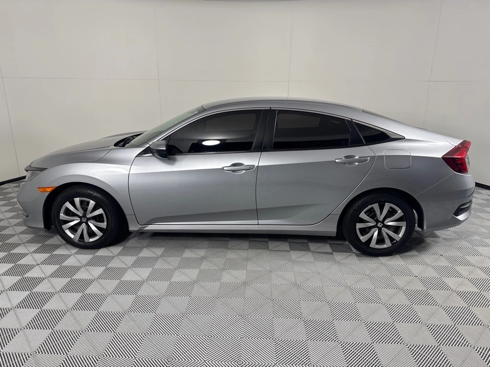 2021 Honda Civic 10th Gen - Image 9 of 12