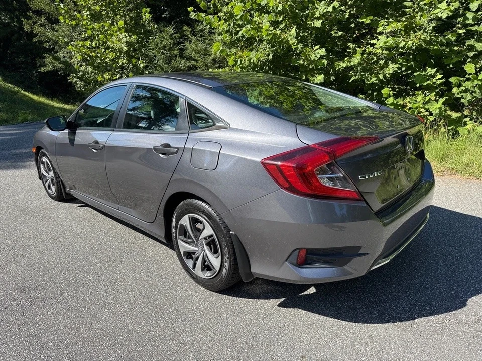 2021 Honda Civic 10th Gen - Image 8 of 21