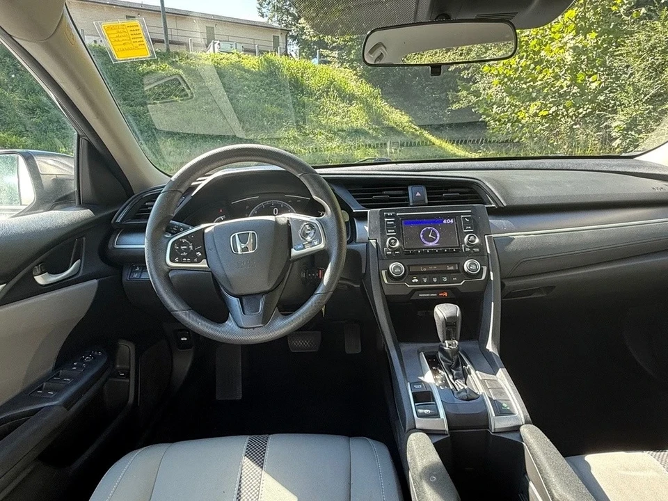 2021 Honda Civic 10th Gen - Image 10 of 21