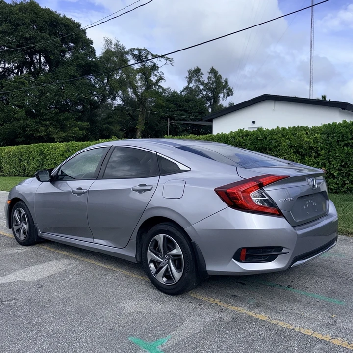 2021 Honda Civic 10th Gen - Image 6 of 14