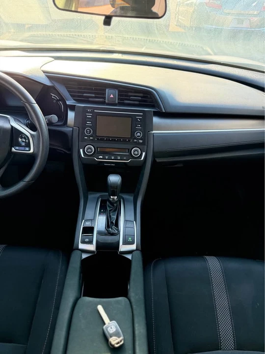 2021 Honda Civic 10th Gen - Image 10 of 15