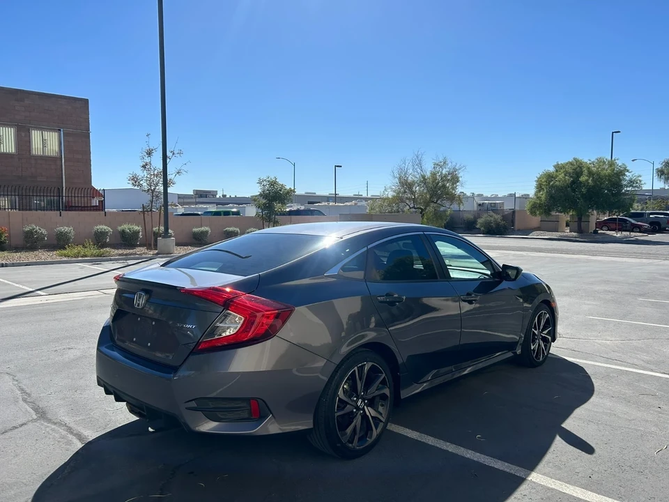 2021 Honda Civic 10th Gen - Image 5 of 18