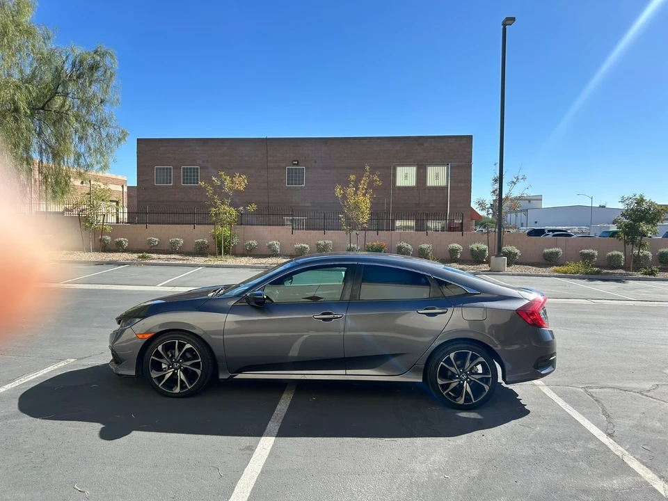2021 Honda Civic 10th Gen - Image 13 of 18