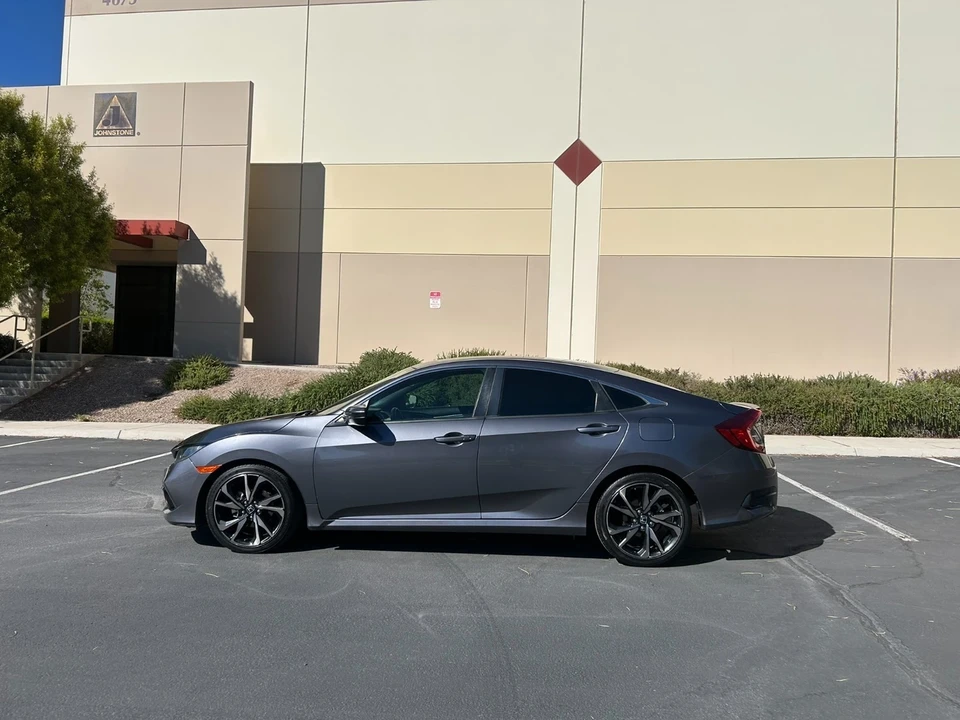 2021 Honda Civic 10th Gen - Image 8 of 18