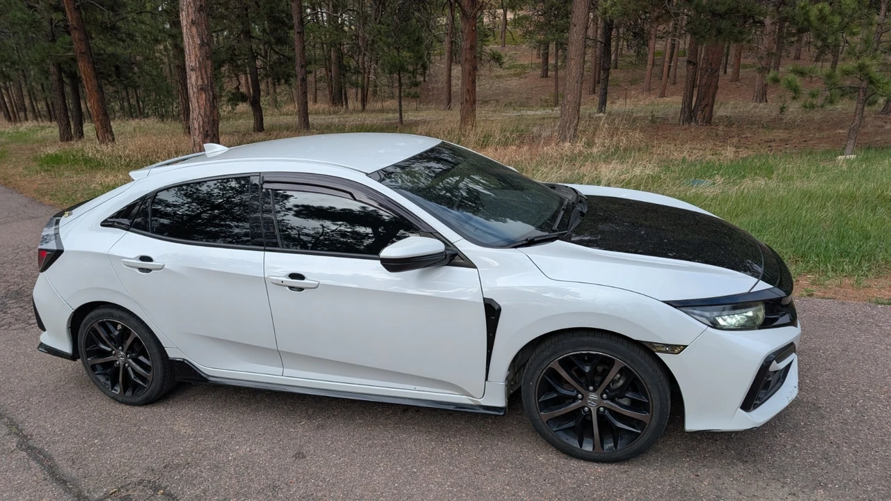2021 Honda Civic 10th Gen - Image 14 of 15