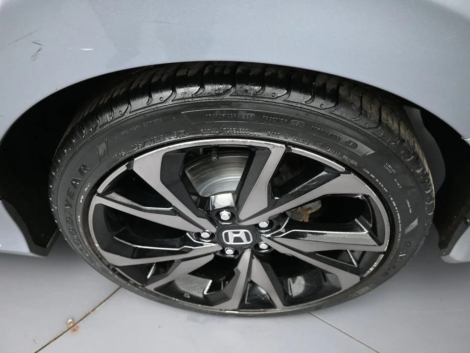 2021 Honda Civic 10th Gen - Image 15 of 21