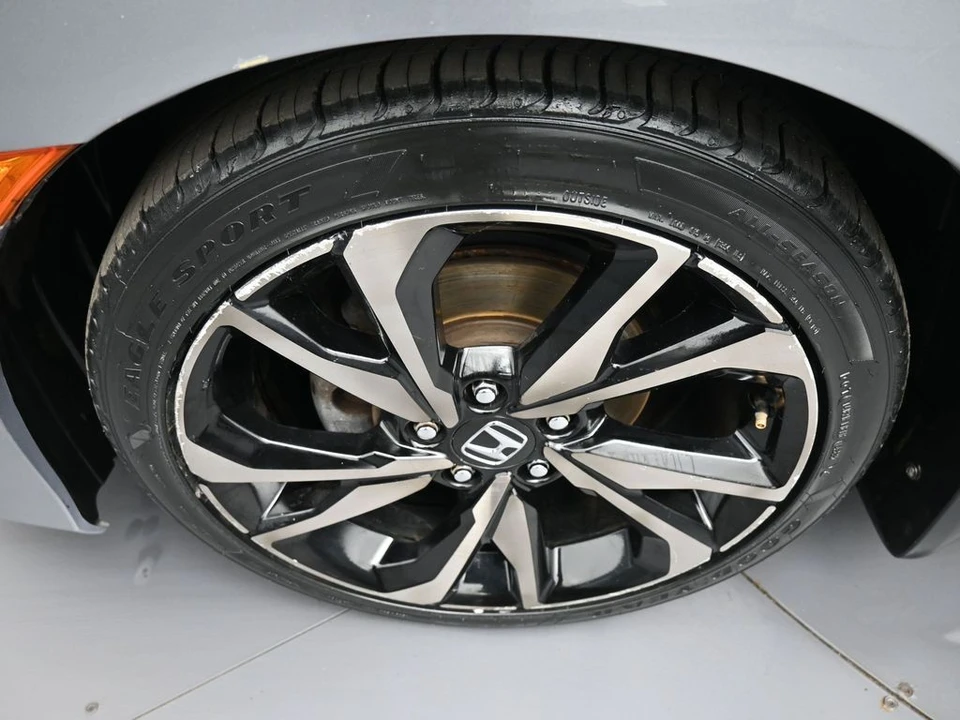 2021 Honda Civic 10th Gen - Image 14 of 21