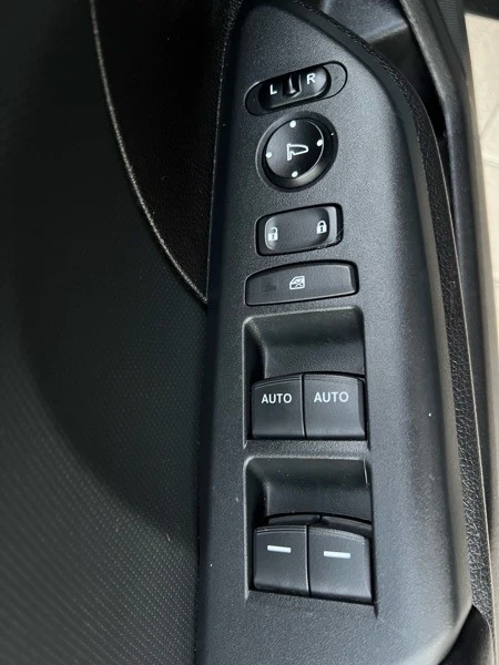 2021 Honda Civic 10th Gen - Image 13 of 18