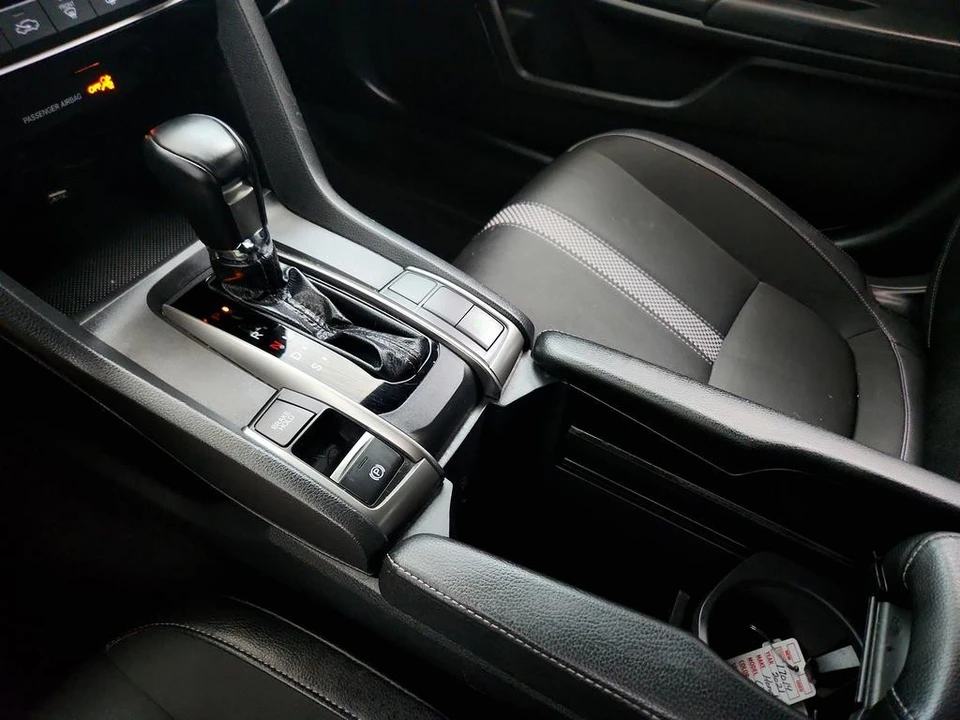 2021 Honda Civic 10th Gen - Image 16 of 31