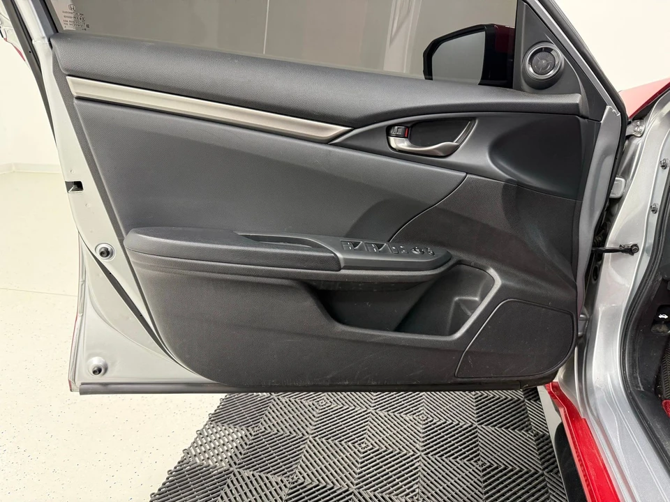 2021 Honda Civic 10th Gen - Image 10 of 21