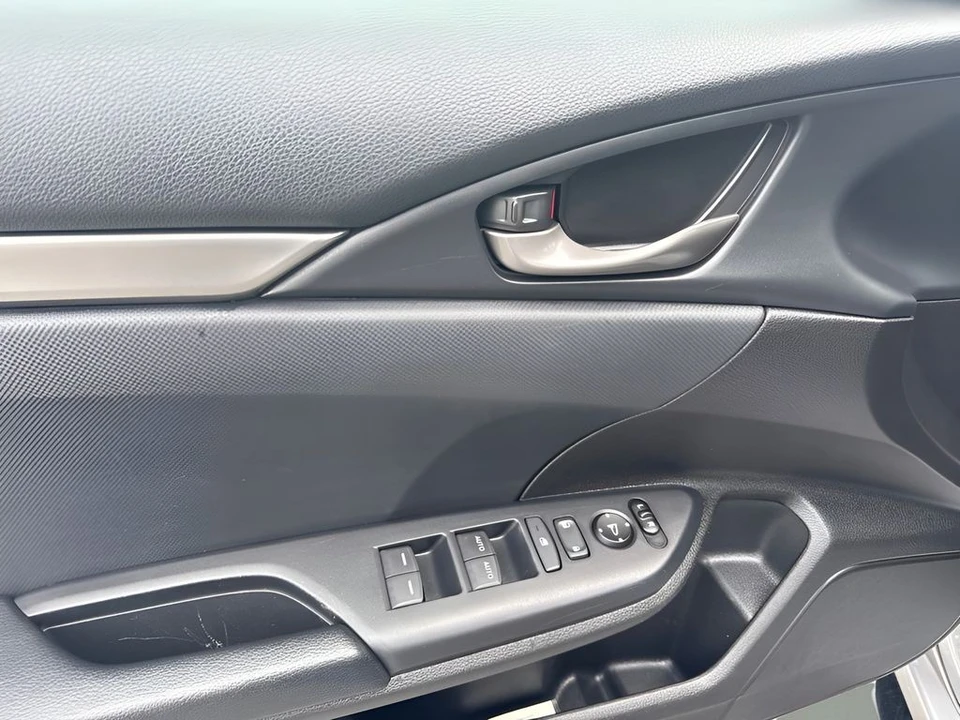 2021 Honda Civic 10th Gen - Image 16 of 23