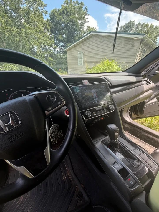 2021 Honda Civic 10th Gen - Image 8 of 9