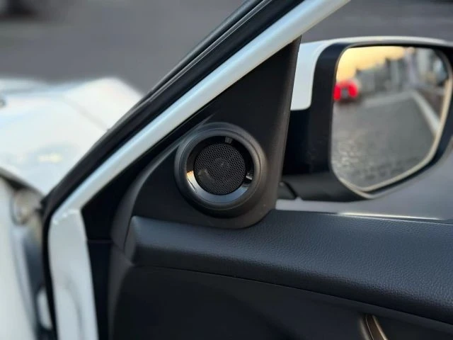 2021 Honda Civic 10th Gen - Image 17 of 21
