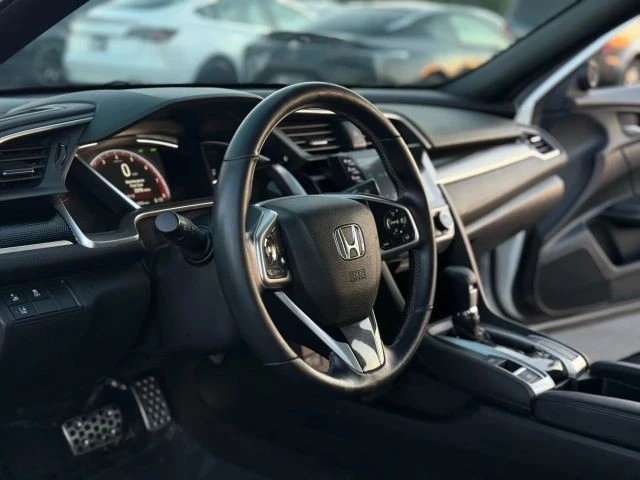2021 Honda Civic 10th Gen - Image 16 of 21