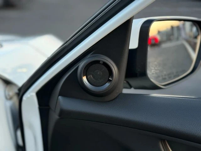 2021 Honda Civic 10th Gen - Image 17 of 21