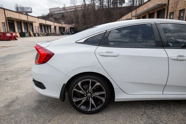 2021 Honda Civic 10th Gen - Image 10 of 21