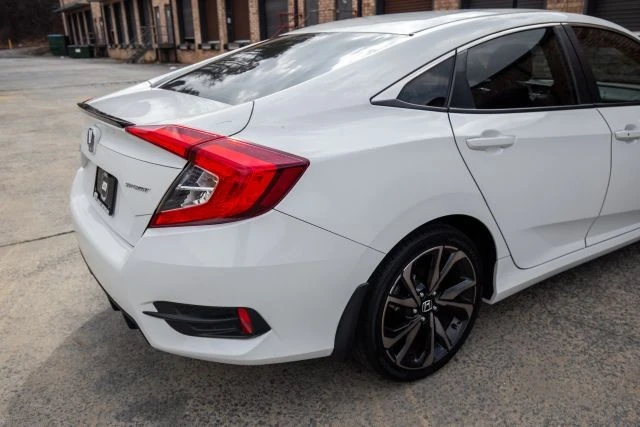 2021 Honda Civic 10th Gen - Image 9 of 21