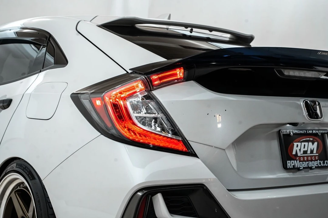 2021 Honda Civic 10th Gen - Image 12 of 31