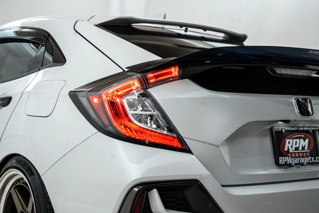 2021 Honda Civic 10th Gen - Image 11 of 31