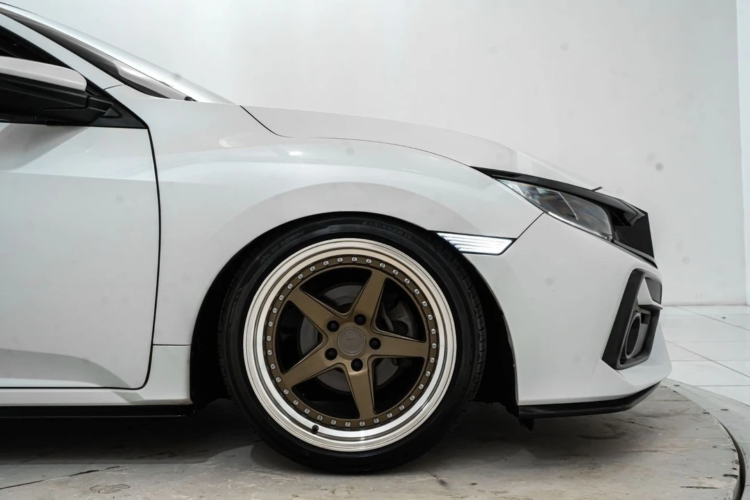 2021 Honda Civic 10th Gen - Image 15 of 31