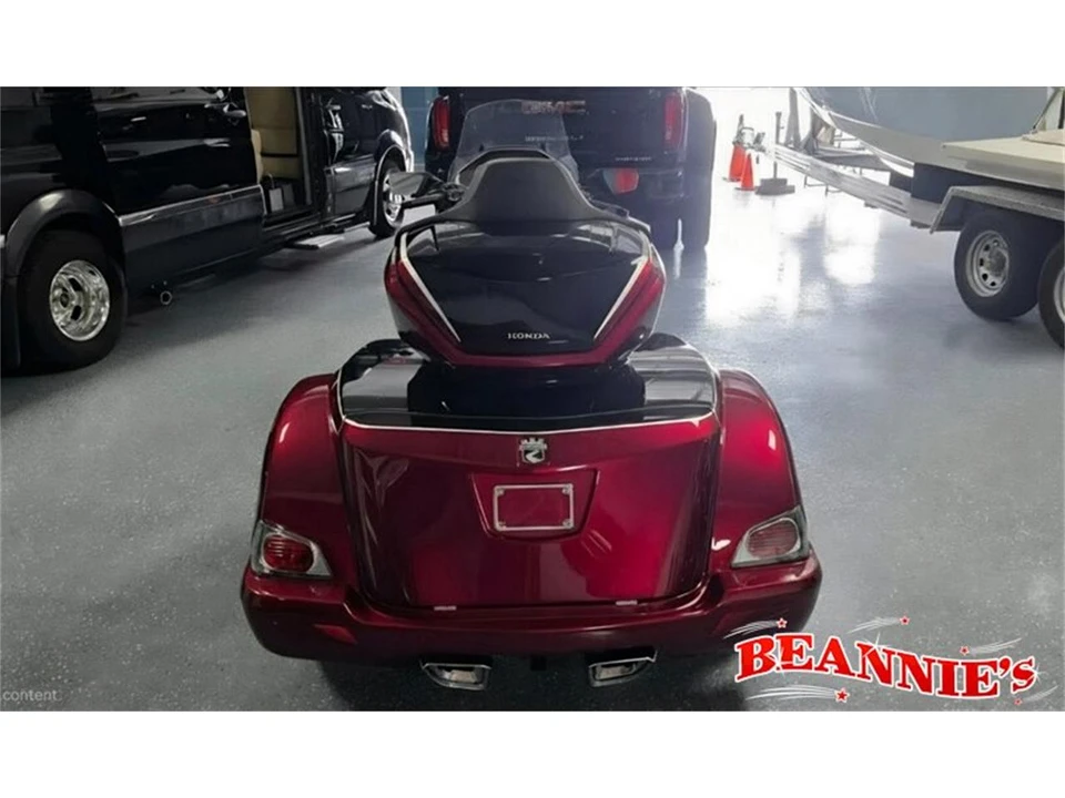 2021 Honda Gold Wing - Image 3 of 10