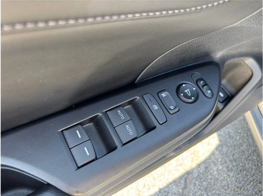 2021 Honda Insight 3rd Gen - Image 20 of 21