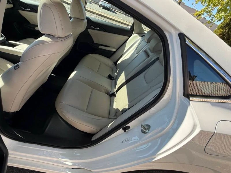 2021 Honda Insight 3rd Gen - Image 11 of 12