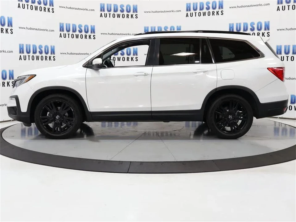 2021 Honda Pilot 3rd Gen - Image 3 of 31