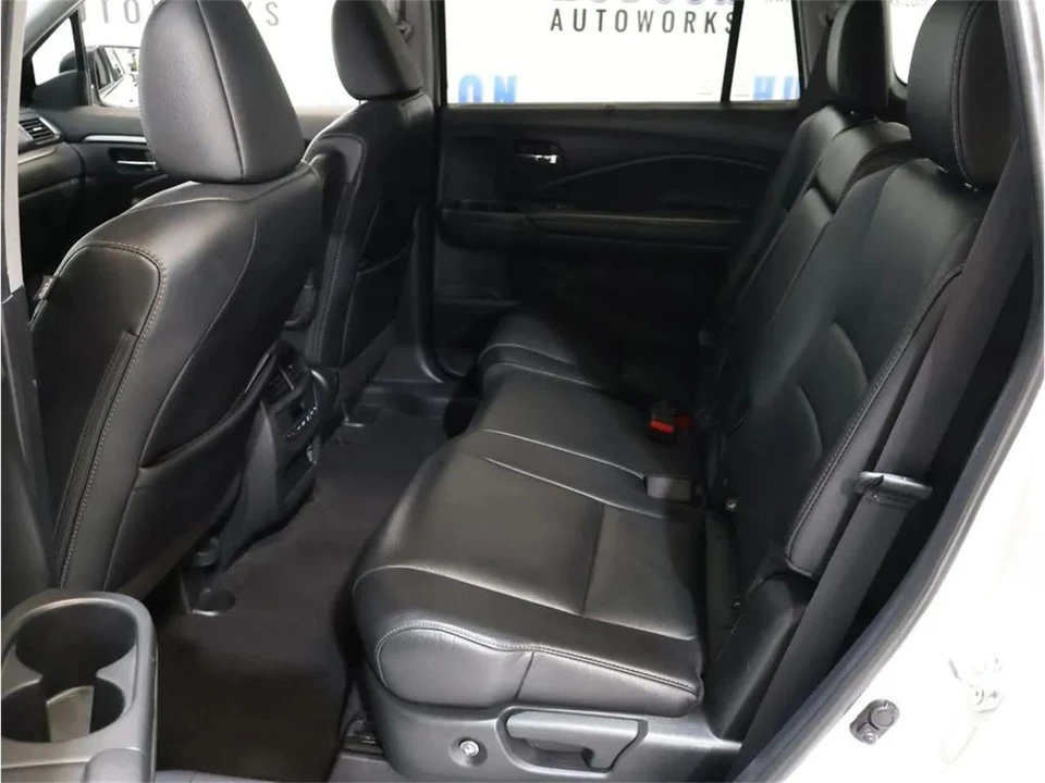 2021 Honda Pilot 3rd Gen - Image 26 of 31