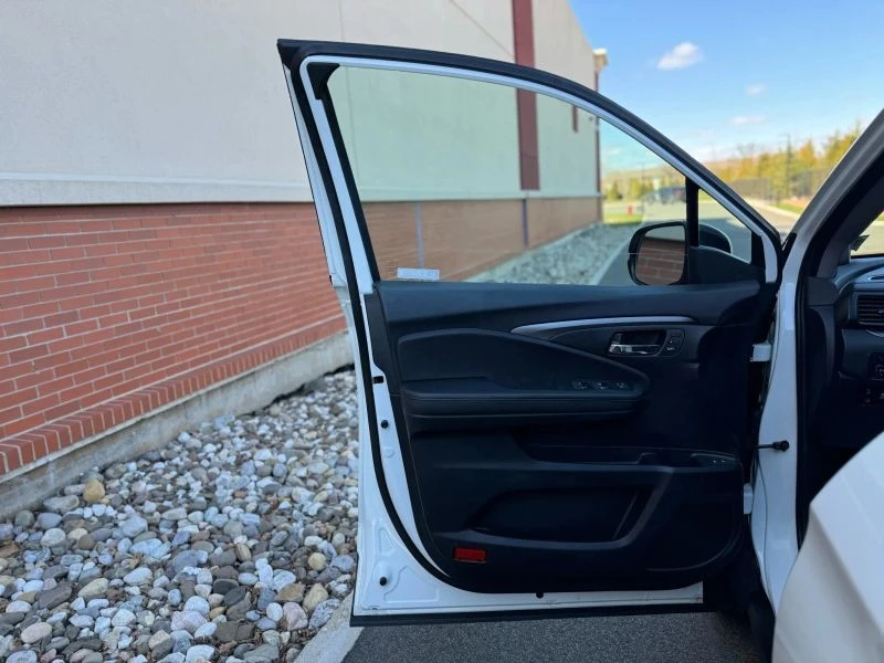 2021 Honda Pilot 3rd Gen - Image 12 of 12
