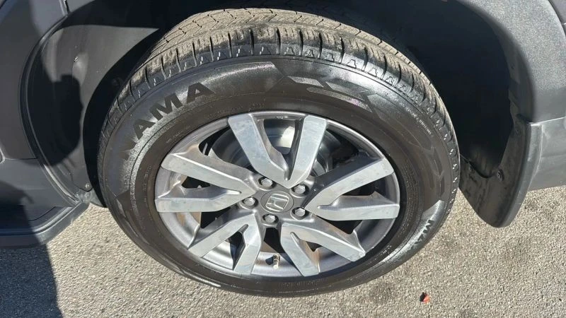 2021 Honda Pilot 3rd Gen - Image 9 of 12