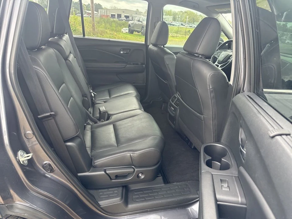 2021 Honda Pilot 3rd Gen - Image 12 of 21