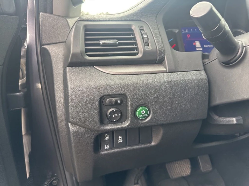 2021 Honda Pilot 3rd Gen - Image 18 of 21