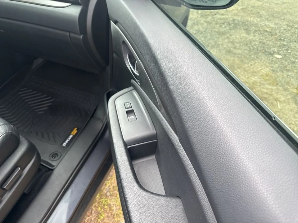 2021 Honda Pilot 3rd Gen - Image 15 of 21