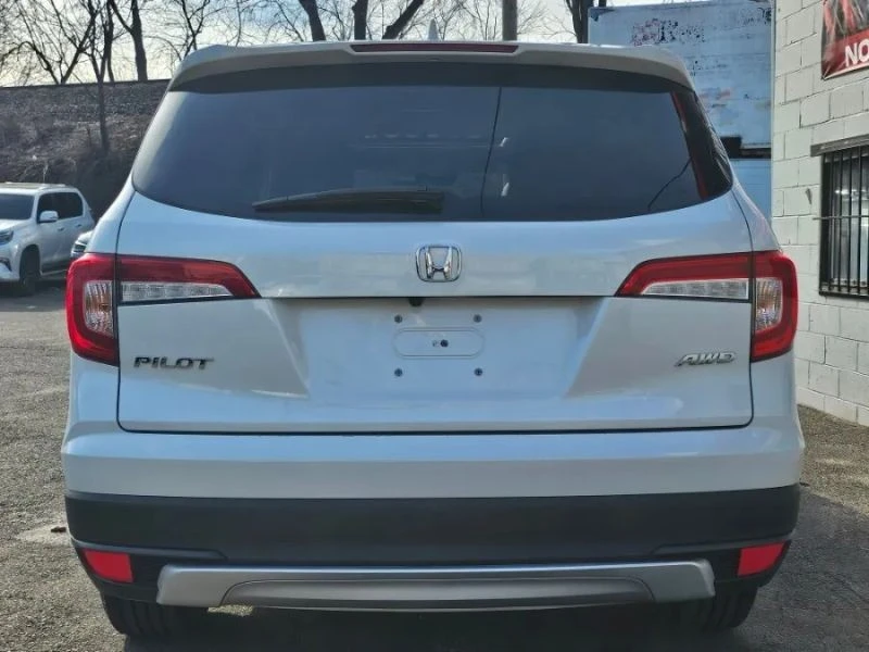2021 Honda Pilot 3rd Gen - Image 9 of 12