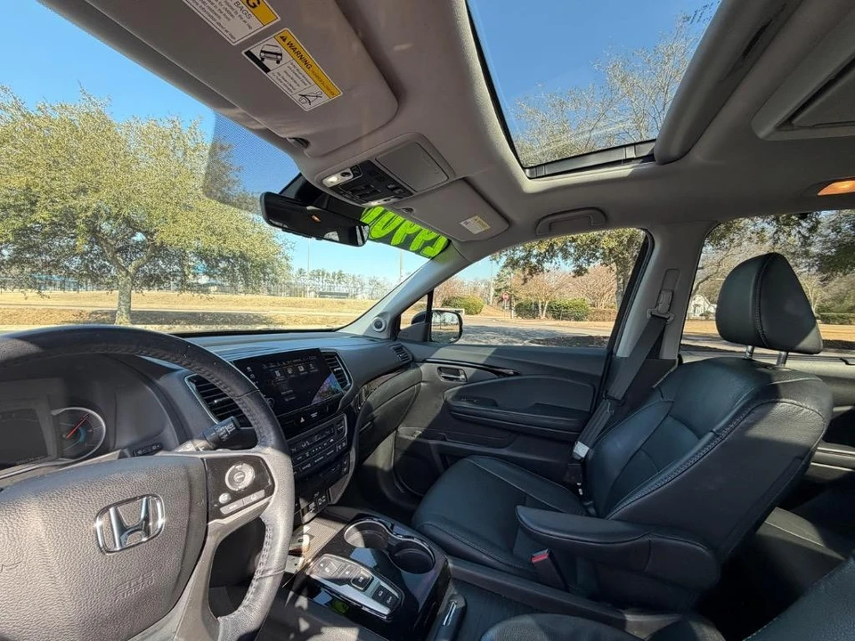 2021 Honda Pilot 3rd Gen - Image 16 of 21