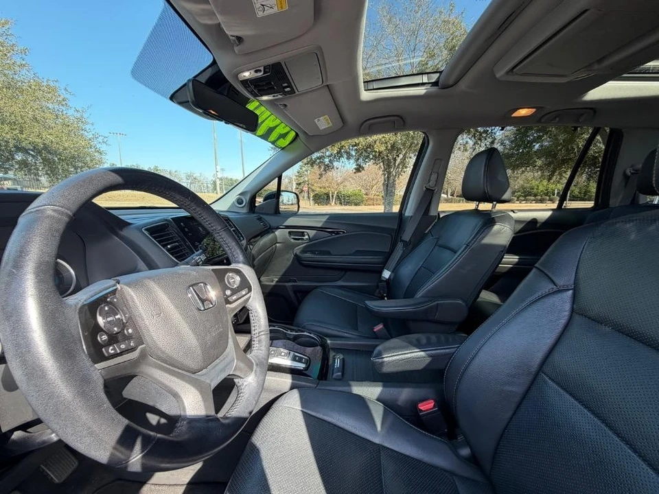2021 Honda Pilot 3rd Gen - Image 14 of 21
