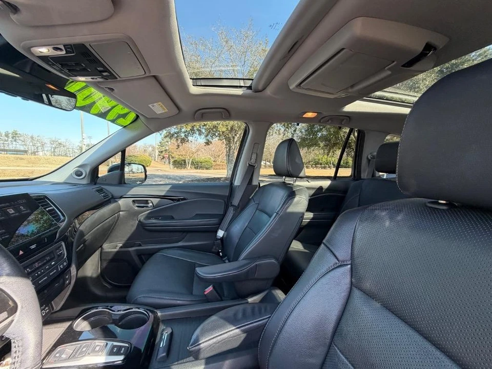 2021 Honda Pilot 3rd Gen - Image 15 of 21