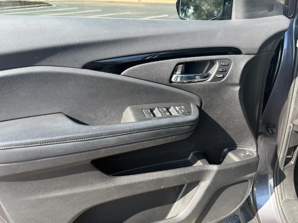 2021 Honda Pilot 3rd Gen - Image 7 of 21