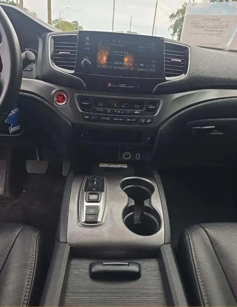 2021 Honda Pilot 3rd Gen - Image 6 of 8