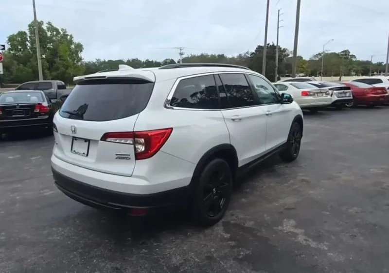2021 Honda Pilot 3rd Gen - Image 2 of 8